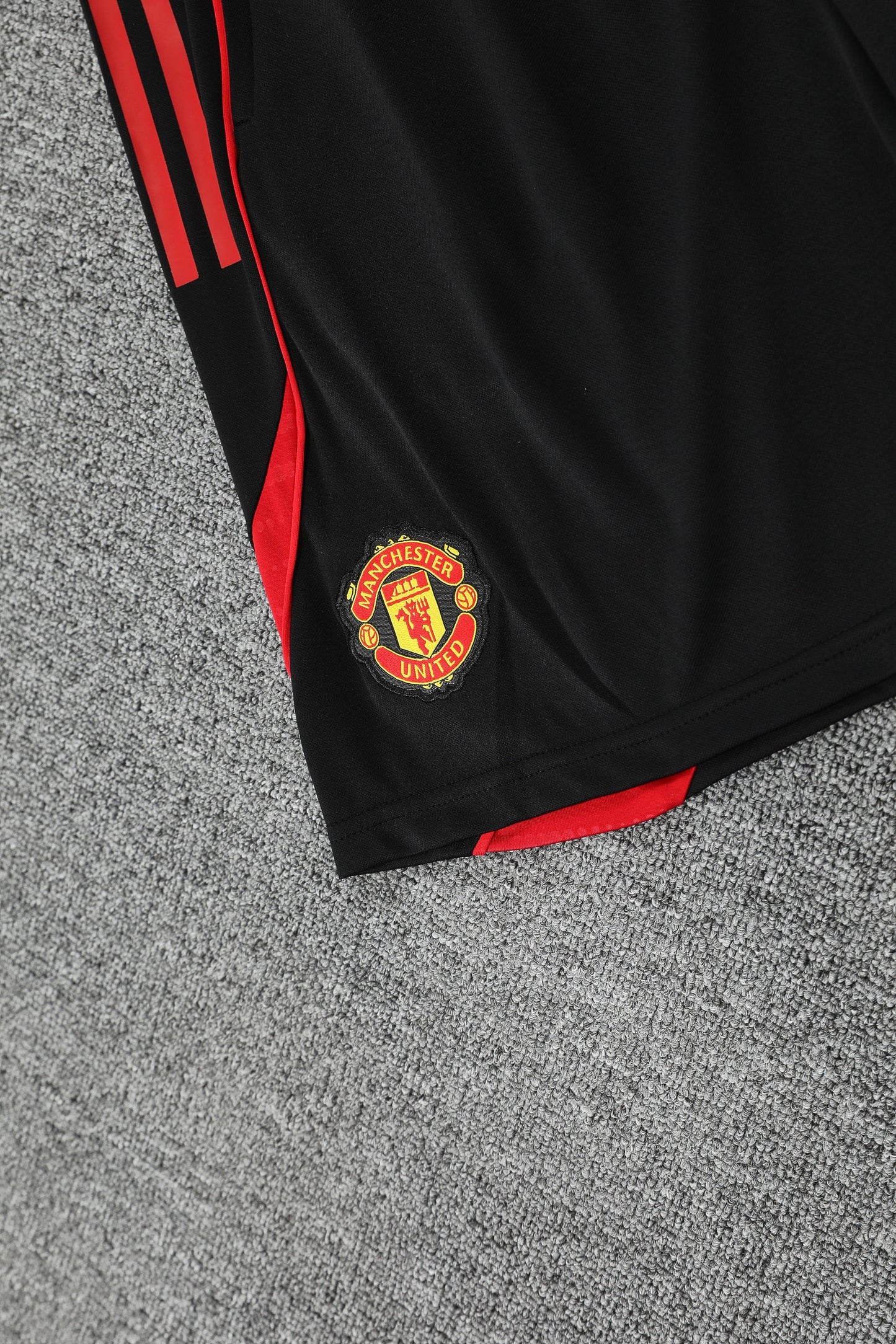 Kit Tank Top + Shorts Manchester United Training White 25/26