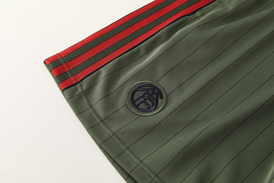 Kit Bayern Munich Icons Verde Scuro 25/26 Uomo | Kit da Calcio - CalcioVivo
