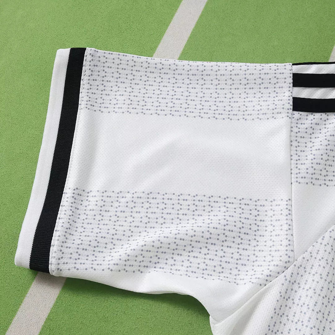 Maglia Eintracht Frankfurt Away 26/27 Uomo | Maglia da Calcio - CalcioVivo