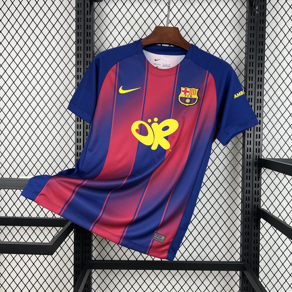 Maglia Barcelona x Olivia Rodrigo Home 25/26 Uomo | Maglia da Calcio - CalcioVivo