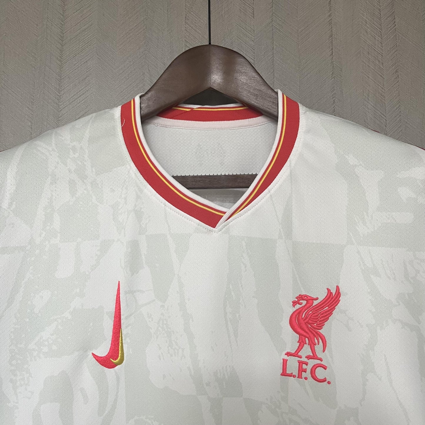 Liverpool Third Jersey 24/25 - CalcioVivo