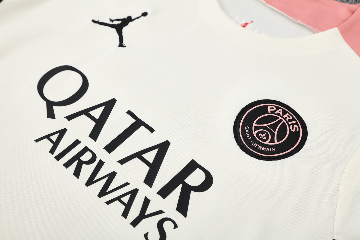 Kit Shirt + Shorts PSG White/Black/Pink Training 25/26