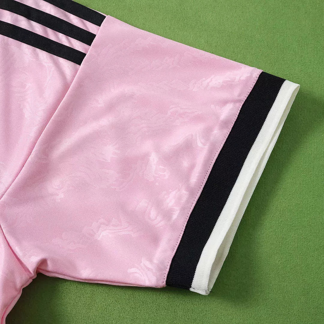 Maglia Juventus Away 26/27 Uomo Rosa | Maglia da Calcio - CalcioVivo