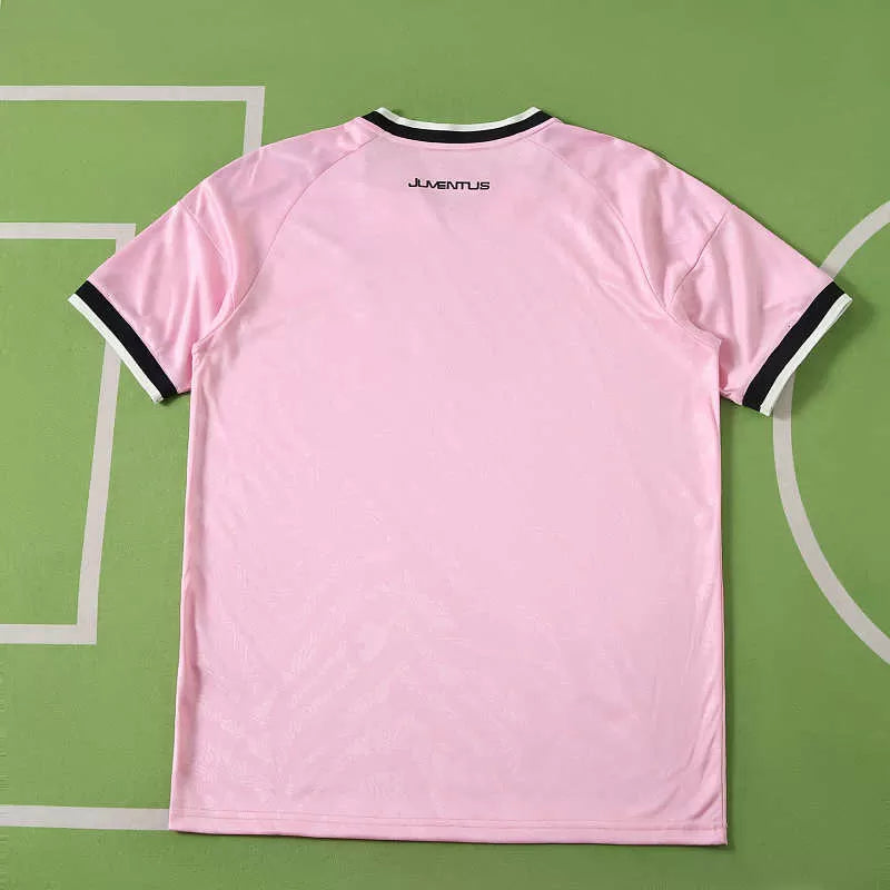 Maglia Juventus Away 26/27 Uomo Rosa | Maglia da Calcio - CalcioVivo