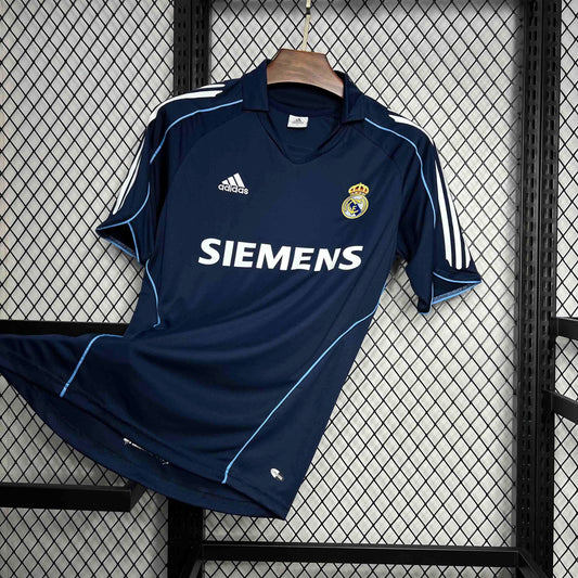 Real Madrid Away Jersey 05/06 Retro - CalcioVivo