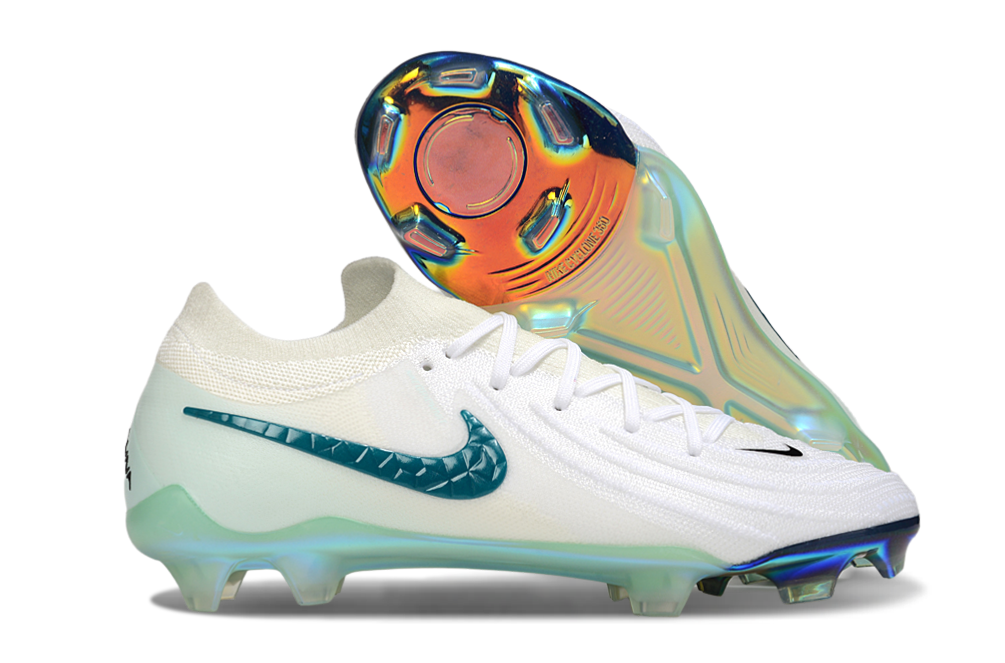 Nike Phantom GX II FG Cleats