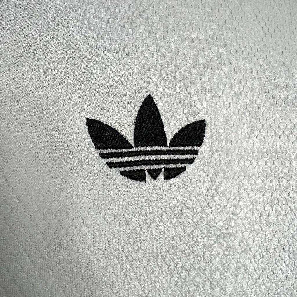 Juventus Goalkeeper Third Jersey 24/25 - CalcioVivo