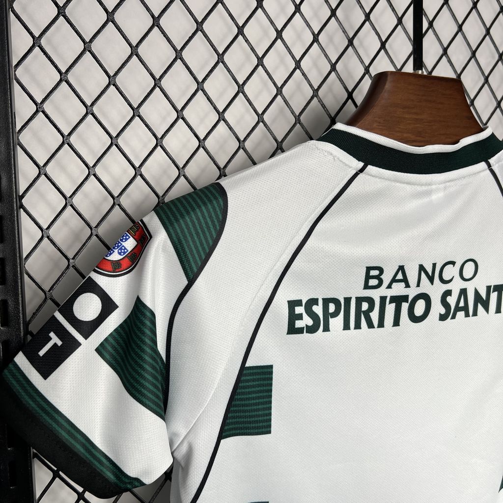 Sporting CP 2001/03 Home Retro Kids Kit