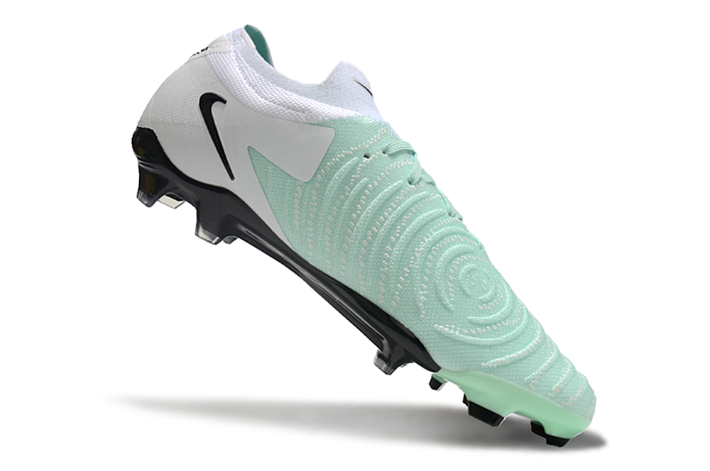 Nike Phantom GX II FG Cleats