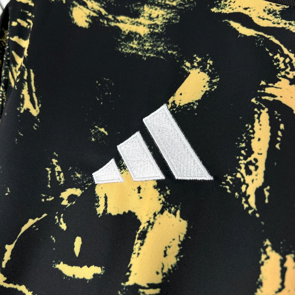 Newcastle United 2025-26 Pre-Match Training Jersey