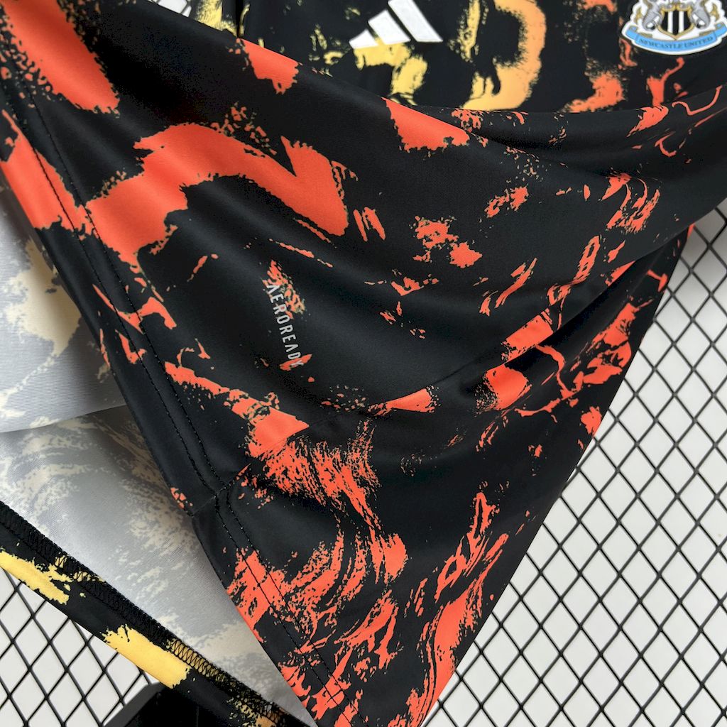 Newcastle United 2025-26 Pre-Match Training Jersey