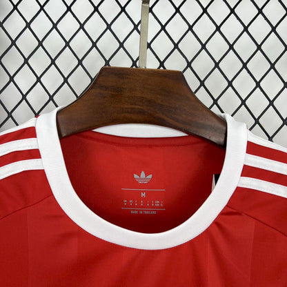 Bayern Munich 2025-26 Goalkeeper Jersey