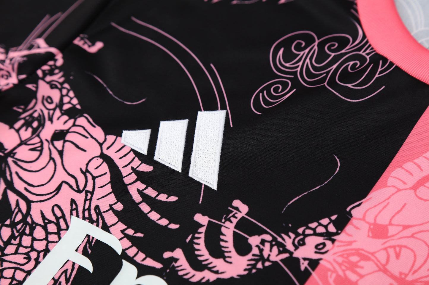 Kit Shirt + Shorts Real Madrid Black/Pink Training 25/26