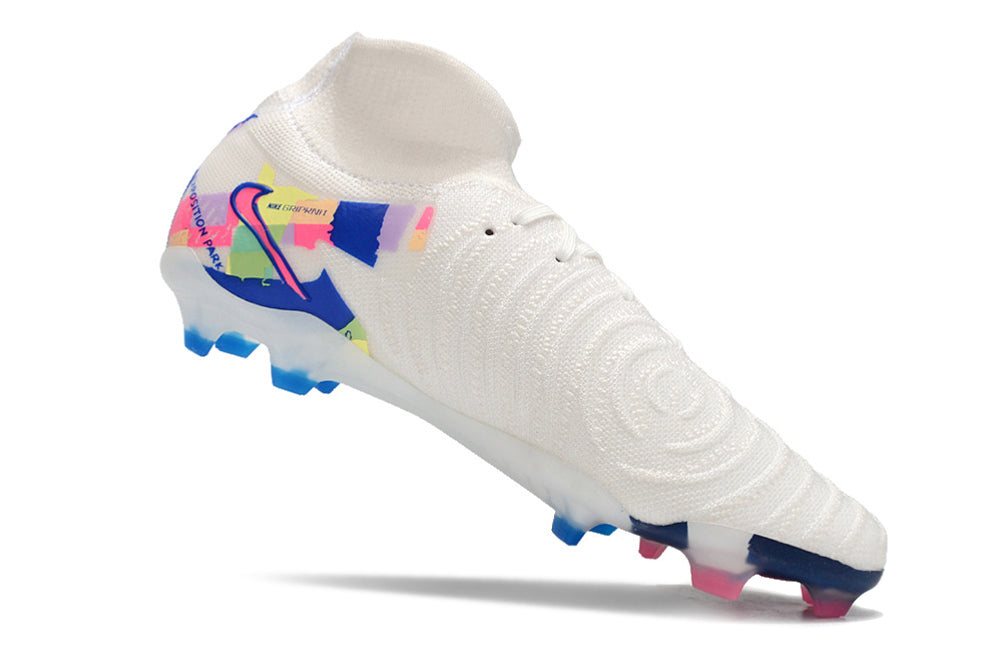Nike Phantom Luna II FG Cleats