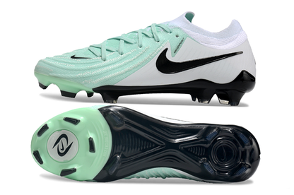 Nike Phantom GX II FG Cleats