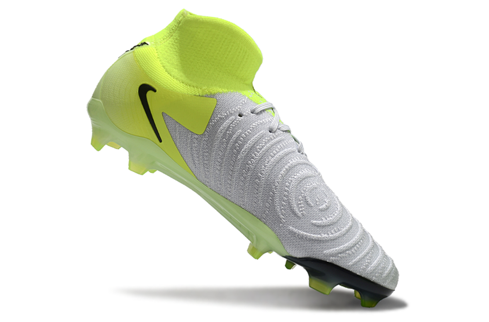 Nike Phantom Luna II FG Cleats