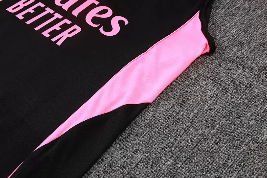 Completino Canottiera Arsenal 2025/26 Uomo Nero Rosa | Kit Allenamento - CalcioVivo