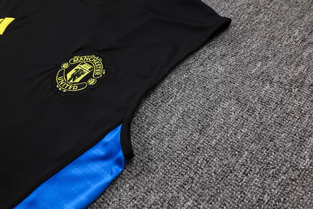 Completino Canottiera Manchester United 25/26 Uomo | Kit Allenamento - CalcioVivo