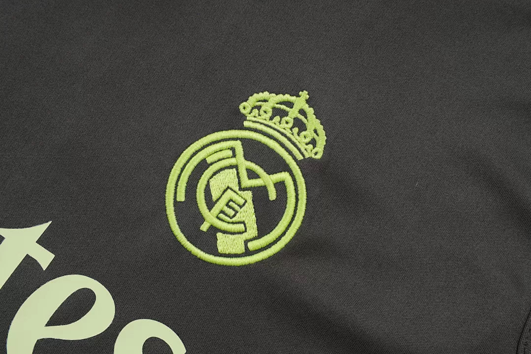 Completino Canottiera Real Madrid 2025/26 Uomo | Kit Allenamento - CalcioVivo