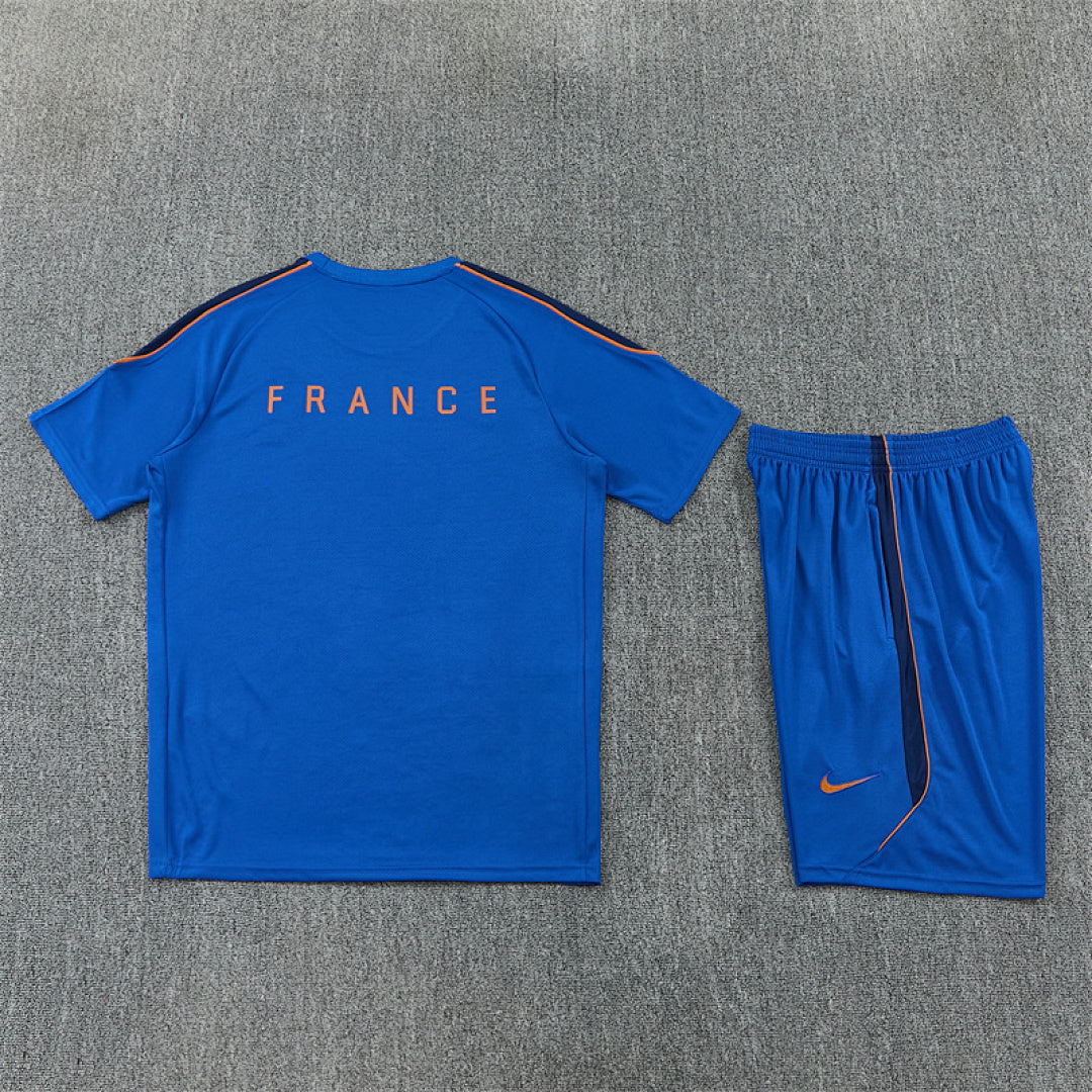 Completino Manica Corta Francia 26/27 Uomo | Kit Allenamento - CalcioVivo