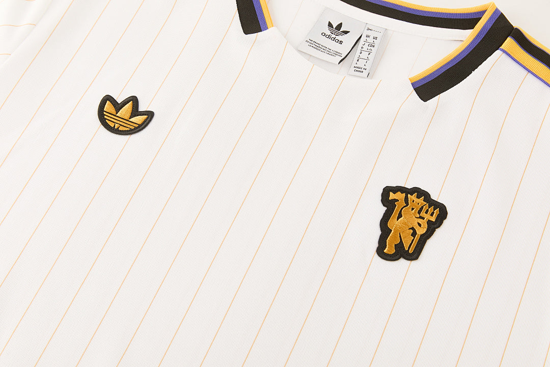 Completino Manica Corta Manchester United Icons 25/26 Uomo | Kit Allenamento - CalcioVivo