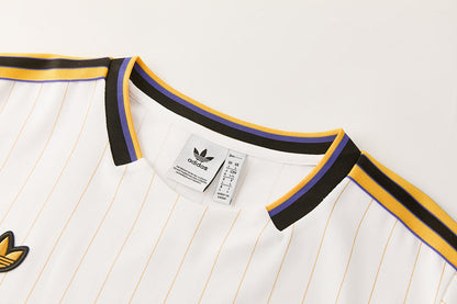 Completino Manica Corta Manchester United Icons 25/26 Uomo | Kit Allenamento - CalcioVivo
