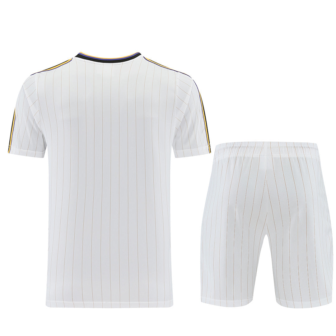 Completino Manica Corta Manchester United Icons 25/26 Uomo | Kit Allenamento - CalcioVivo