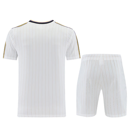 Completino Manica Corta Manchester United Icons 25/26 Uomo | Kit Allenamento - CalcioVivo