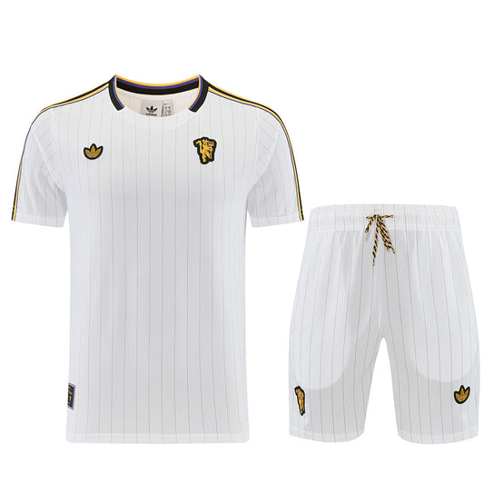 Completino Manica Corta Manchester United Icons 25/26 Uomo | Kit Allenamento - CalcioVivo