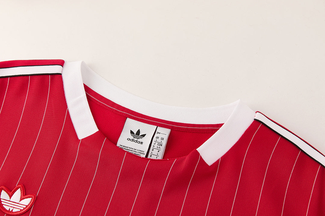Completino Manica Corta Manchester United Icons 25/26 Uomo | Kit Allenamento - CalcioVivo