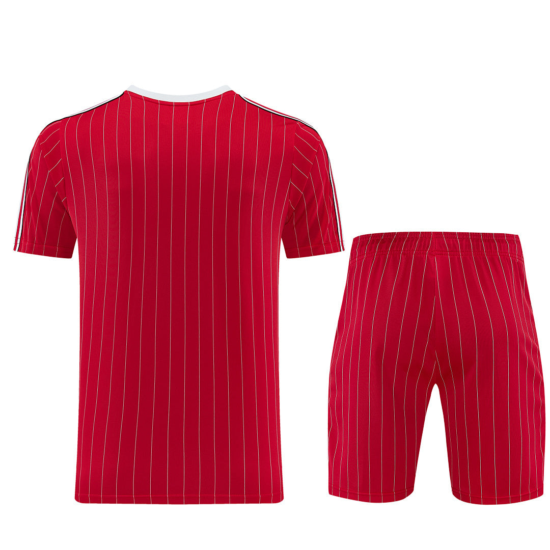 Completino Manica Corta Manchester United Icons 25/26 Uomo | Kit Allenamento - CalcioVivo