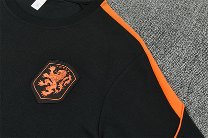 Completino Manica Corta Olanda 2026 Uomo | Kit Allenamento - CalcioVivo