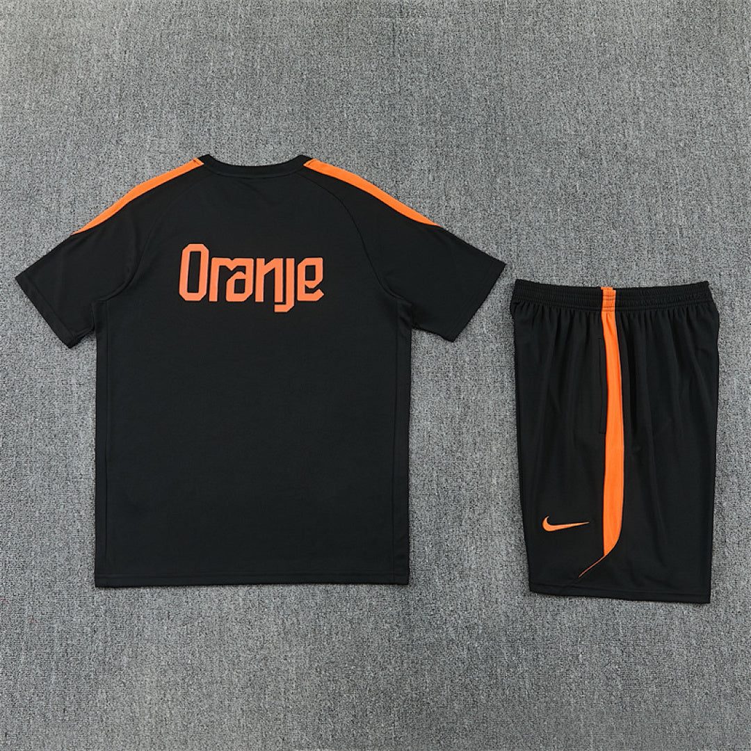 Completino Manica Corta Olanda 2026 Uomo | Kit Allenamento - CalcioVivo