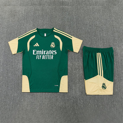 Completino Manica Corta Real Madrid 26/27 Uomo | Kit Allenamento - CalcioVivo