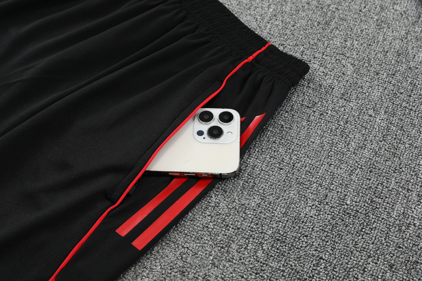 Kit Tank Top + Shorts Manchester United Training White 25/26