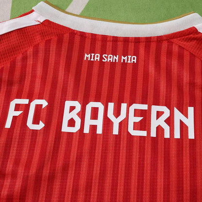 Kit Bambino Bayern Munich Home 26/27 | Kit da Calcio - CalcioVivo