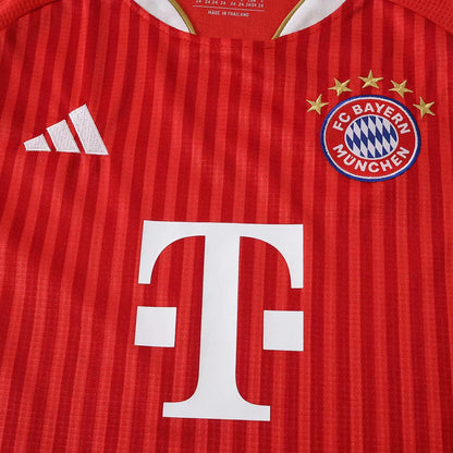 Kit Bambino Bayern Munich Home 26/27 | Kit da Calcio - CalcioVivo
