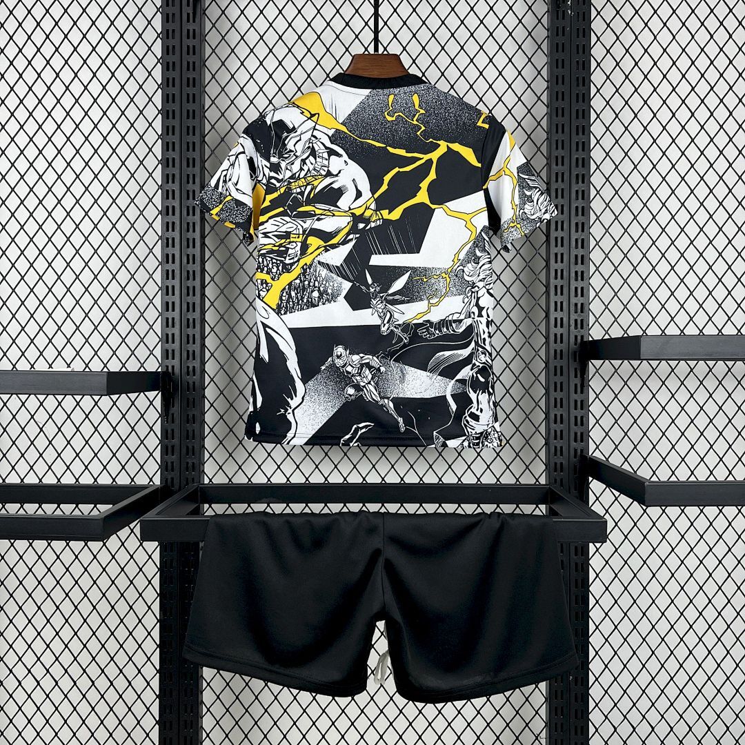 Kit Bambino Real Madrid x Marvel 25/26 | Kit da Calcio - CalcioVivo