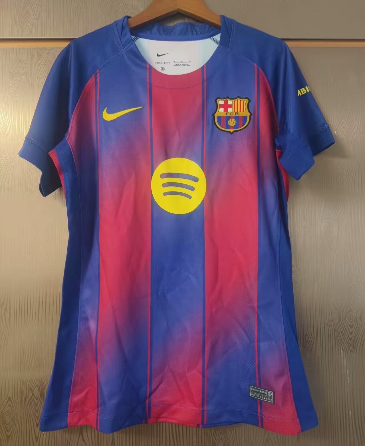 Barcelona Home Jersey 25/26 Women - CalcioVivo