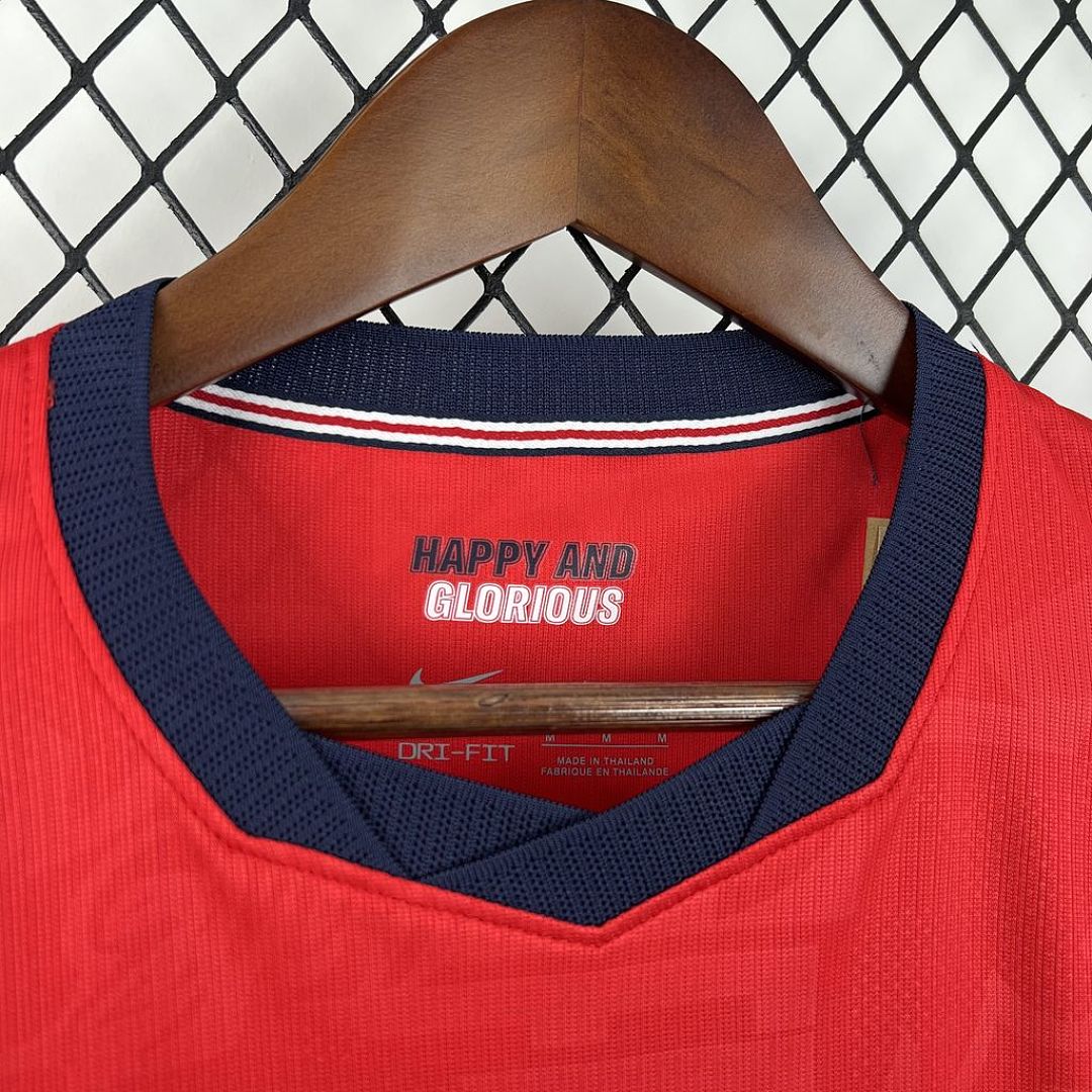 Maglia Inghilterra Away 2026 Donna Rossa | Maglia da Calcio - CalcioVivo