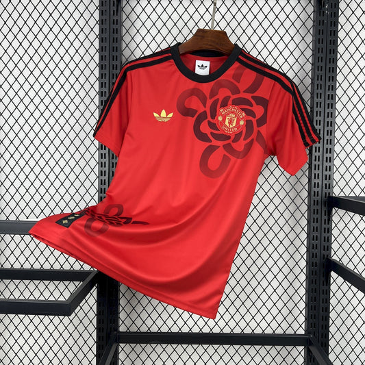 Maglia Manchester United Pre-Match CNY 25/26 Uomo | Maglia da Calcio