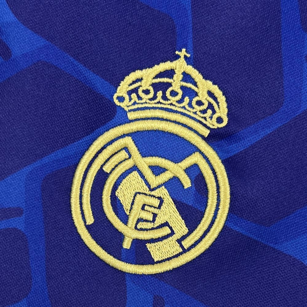 Maglia Real Madrid Pre-Match CNY 25/26 Uomo | Maglia da Calcio - CalcioVivo