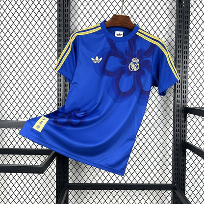 Maglia Real Madrid Pre-Match CNY 25/26 Uomo | Maglia da Calcio - CalcioVivo