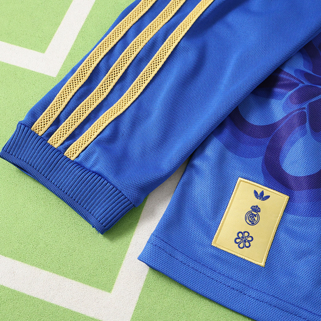 Maglia Real Madrid Pre-Match CNY 25/26 Uomo Manica Lunga | Maglia da Calcio - CalcioVivo