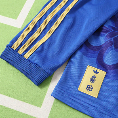 Maglia Real Madrid Pre-Match CNY 25/26 Uomo Manica Lunga | Maglia da Calcio - CalcioVivo