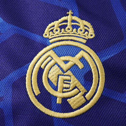 Maglia Real Madrid Pre-Match CNY 25/26 Uomo Manica Lunga | Maglia da Calcio - CalcioVivo