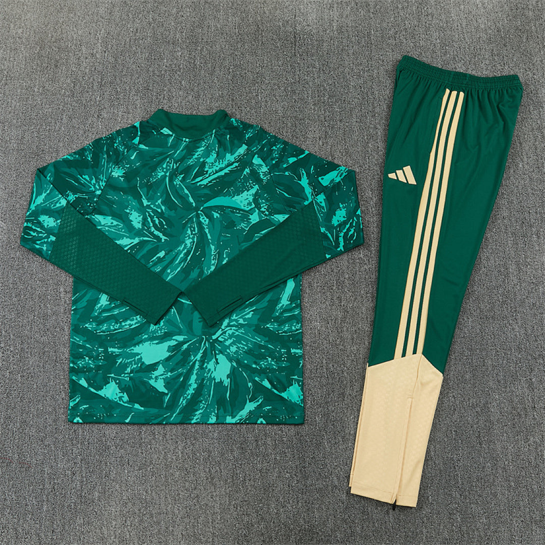 Tuta Real Madrid Verde Half-Zip 26/27 Uomo | Tuta da Calcio - CalcioVivo