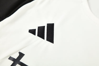 Manchester United White/Black Training Shirt + Shorts Kit 25/26