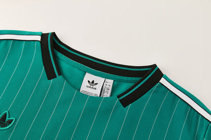 Kit Liverpool Icons Verde 25/26 Uomo | Kit da Calcio - CalcioVivo