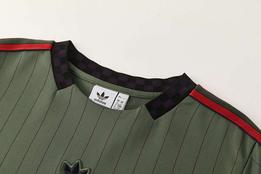 Kit Bayern Munich Icons Verde Scuro 25/26 Uomo | Kit da Calcio - CalcioVivo